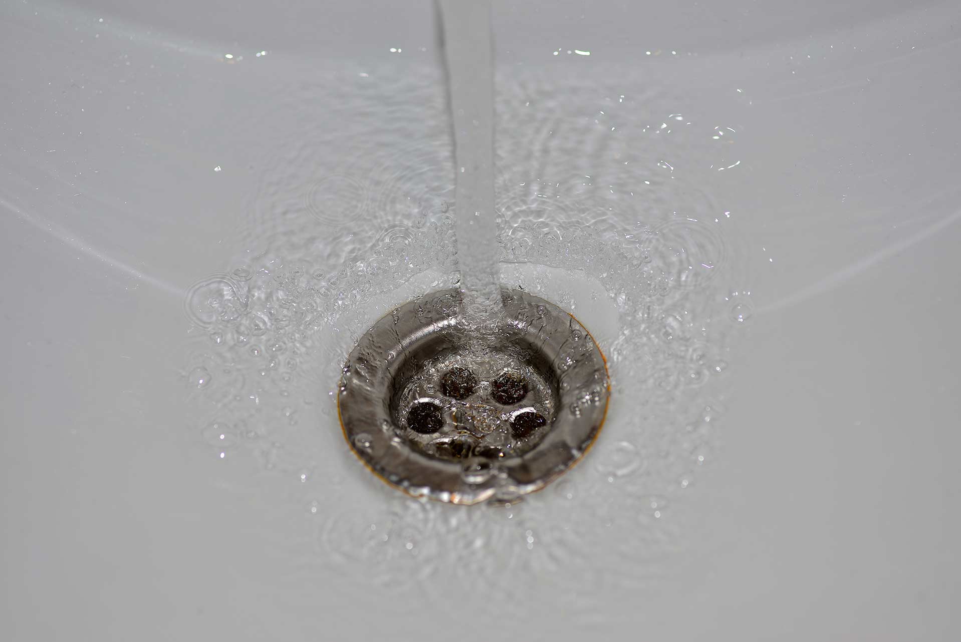 A2B Drains provides services to unblock blocked sinks and drains for properties in Raunds.